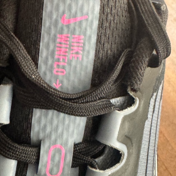 Like New Nike Air Windflo 09 Running Shoe - Picture 7 of 10